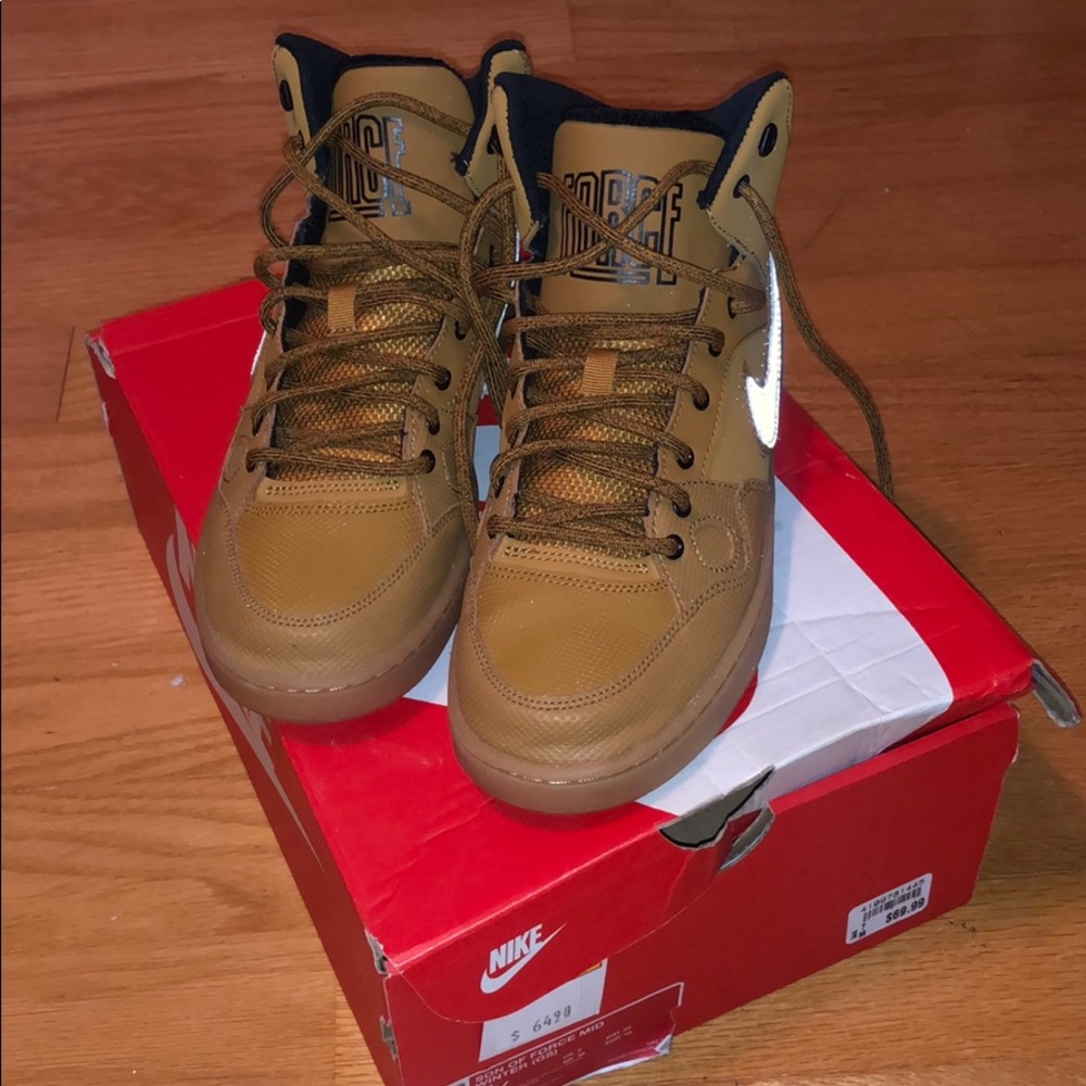 Nike Son of Force mid winter sneakers